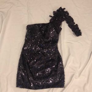 One sleeve Tony Bowls sequin dress
